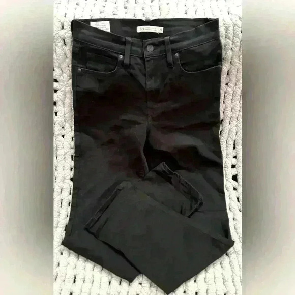 Levi’s Premium 724 High Rise Straight Black Jeans - Picture 1 of 7
